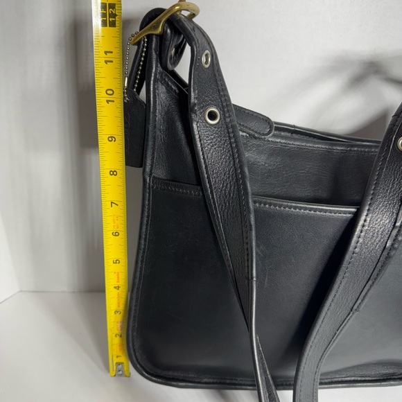 Vintage Y2K Coach Legacy Zip 9966 Black Cow Hide Leather Crossbody Shoulder Bag - Picture 7 of 16
